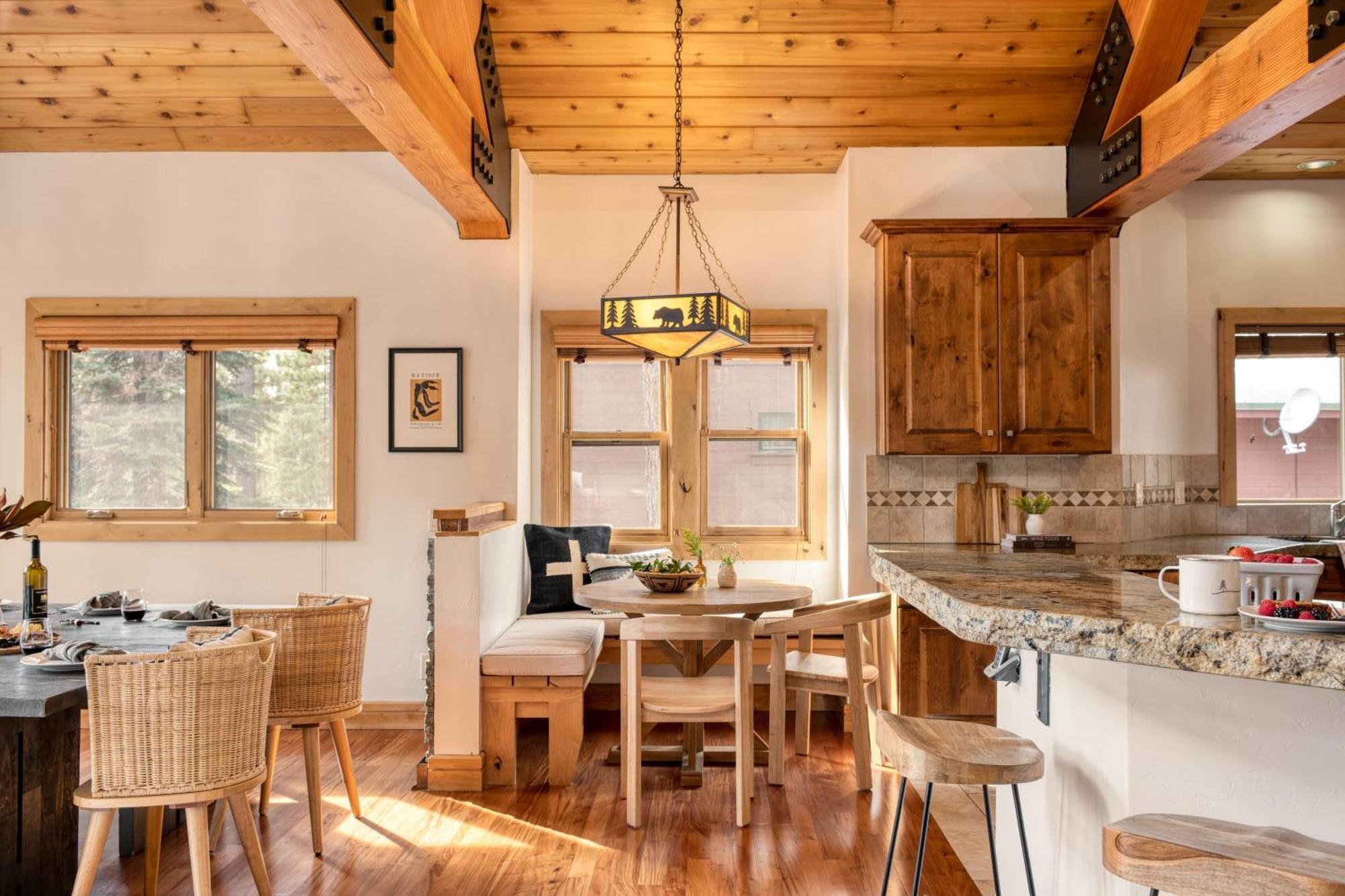 Coyote Moon By Avantstay Cabin Wsauna Mins From Dt Truckee Northstar Dış mekan fotoğraf
