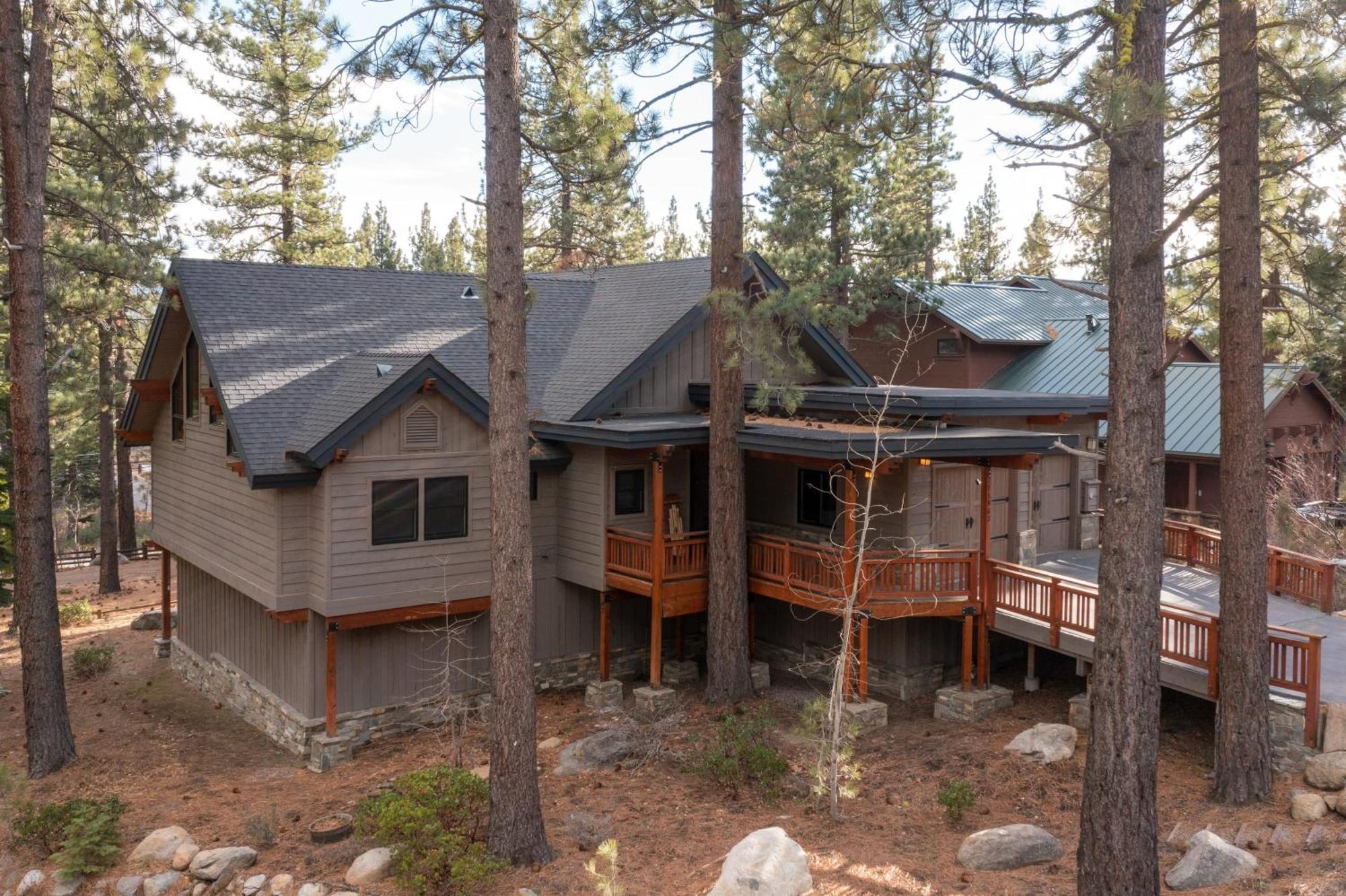 Coyote Moon By Avantstay Cabin Wsauna Mins From Dt Truckee Northstar Dış mekan fotoğraf