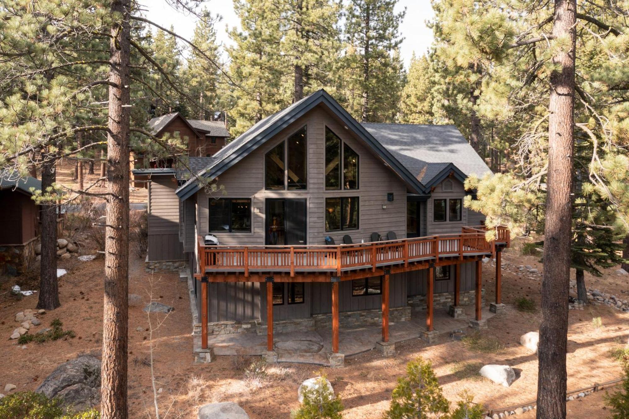 Coyote Moon By Avantstay Cabin Wsauna Mins From Dt Truckee Northstar Dış mekan fotoğraf